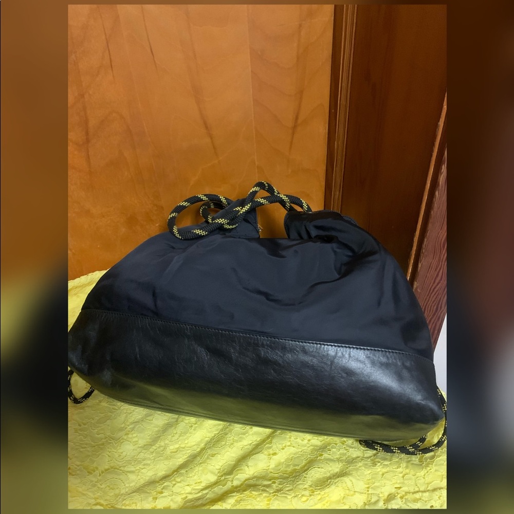 💥💥💥💥💯Tory Burch Nylon Slouchy Tote.